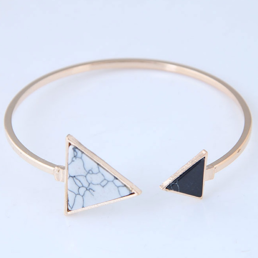 RENNE | Adjustable Triangle Marble Boho Bracelet - Picture 1 of 6